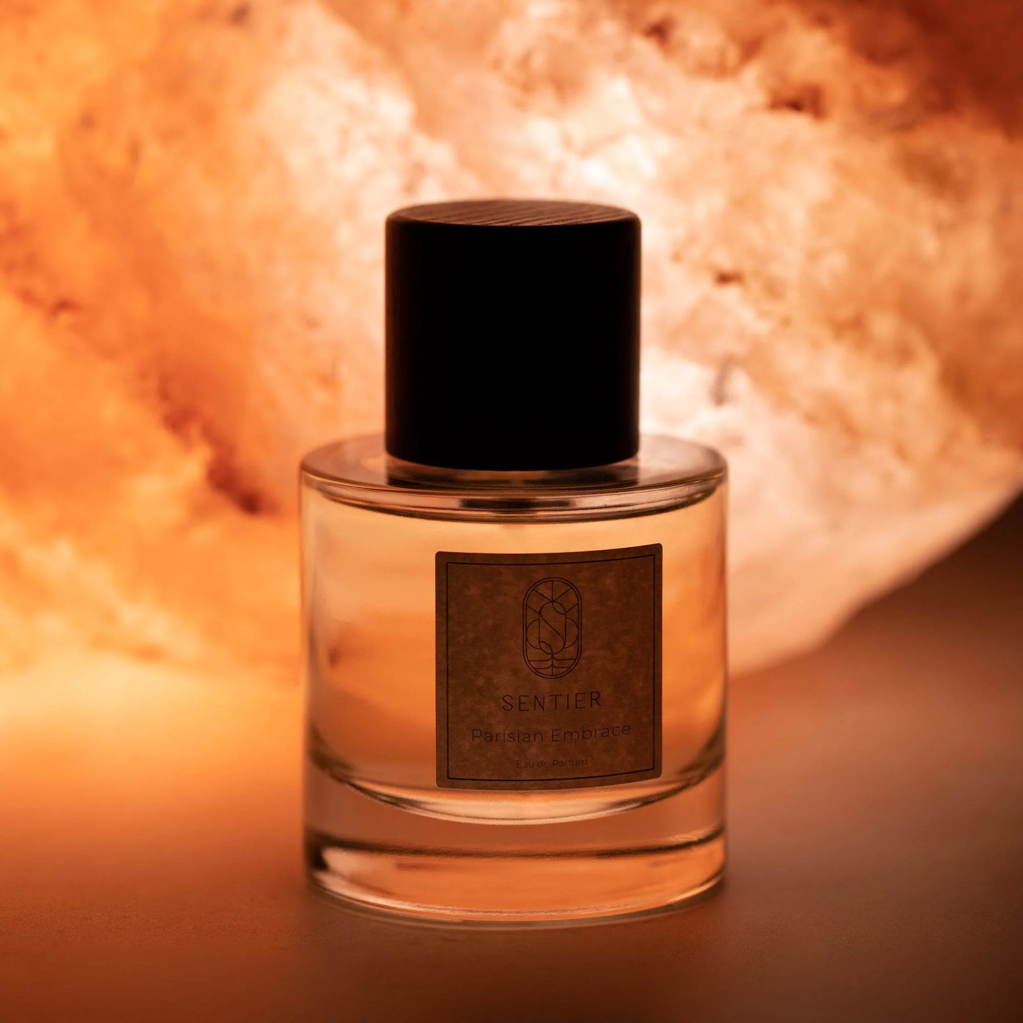 Parisian Embrace - Image 4